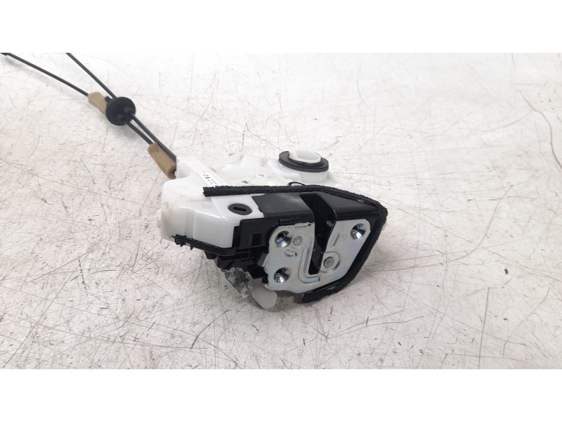 Recambio de cerradura puerta trasera derecha para mazda 3 sedán (bp) referencia OEM IAM BDMC72310B  