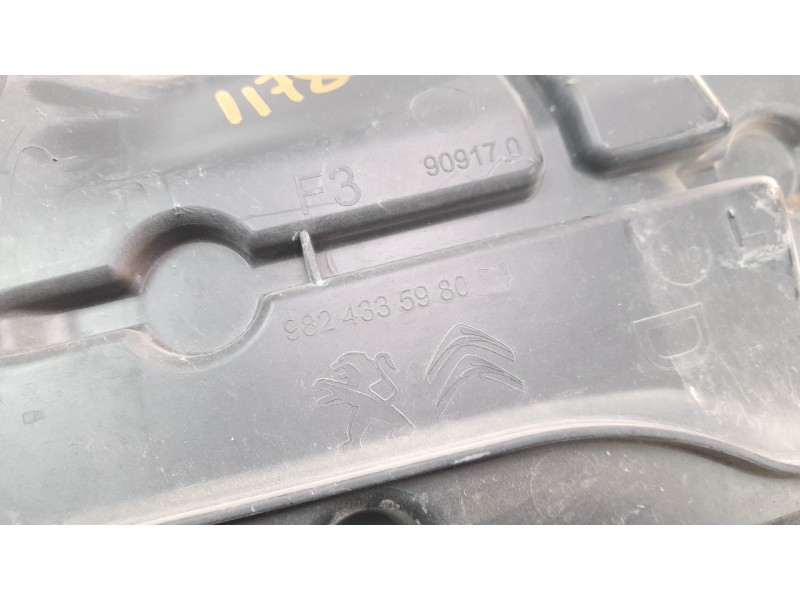 Recambio de moldura para citroen c4 cactus origins referencia OEM IAM 9824335980  