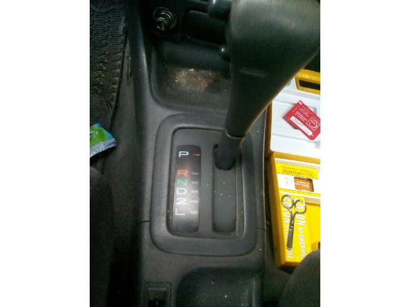 toyota corolla (e11) del año 2001