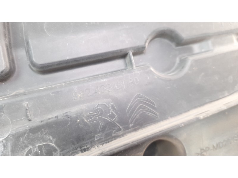 Recambio de moldura para citroen c4 cactus origins referencia OEM IAM 9824336180  