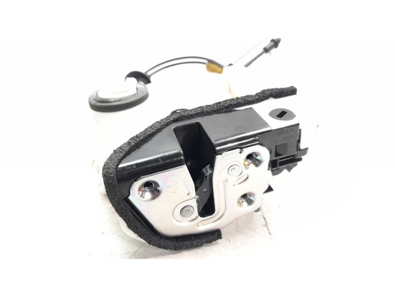 Recambio de cerradura puerta trasera izquierda para mazda 3 sedán (bp) referencia OEM IAM BDMC73310B  