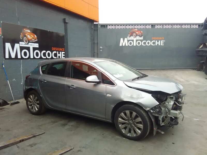 opel astra j lim. del año 2015