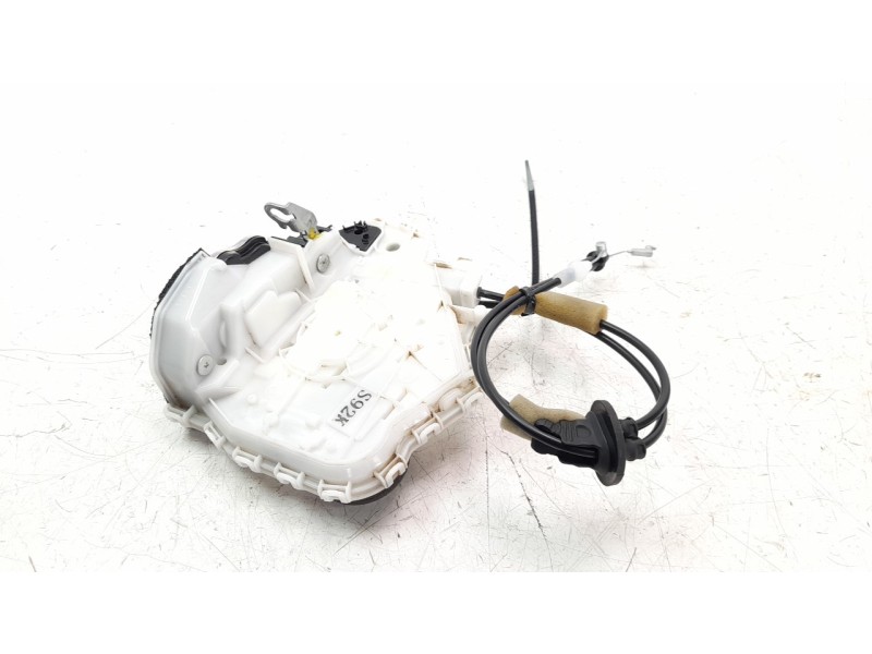 Recambio de cerradura puerta trasera izquierda para mazda 3 sedán (bp) referencia OEM IAM BDMC73310B  