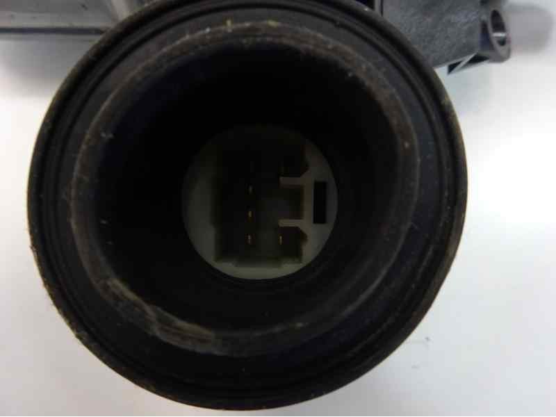 Recambio de elevalunas delantero derecho para toyota yaris active hybrid referencia OEM IAM AV2621002331 973582101 