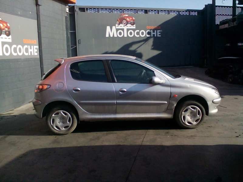 peugeot 206 berlina del año 1999