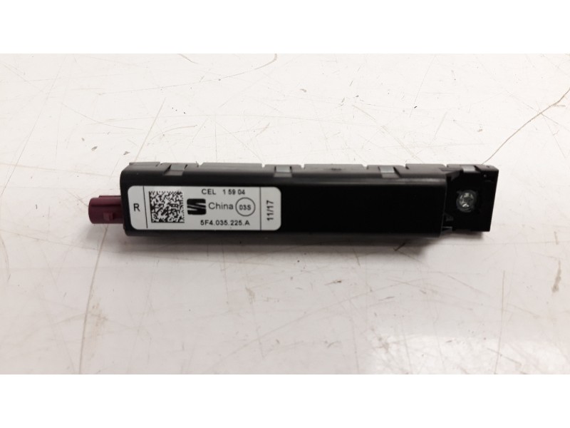 Recambio de antena para seat leon (5f1) 1.2 tsi referencia OEM IAM 5F4035225A  