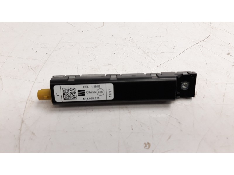 Recambio de antena para seat leon (5f1) 1.2 tsi referencia OEM IAM 5F4035225  