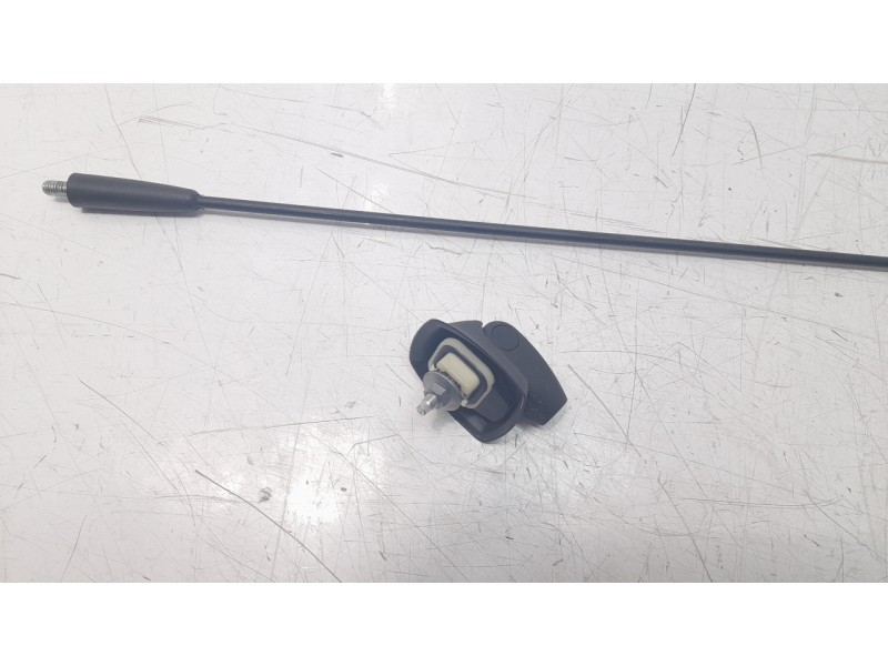 Recambio de antena para dacia sandero stepway referencia OEM IAM ANTENA  