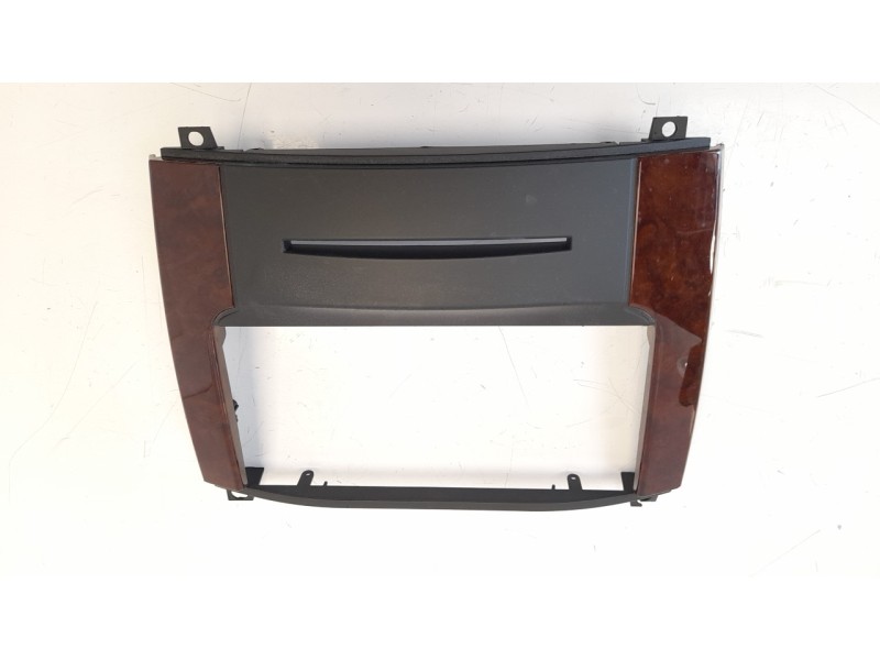 Recambio de moldura para cadillac srx v8 sport luxury referencia OEM IAM 25749981  