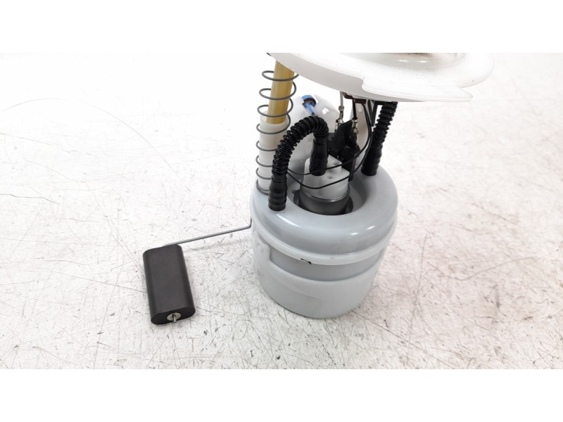 Recambio de bomba combustible para renault captur ii 1.0 tce referencia OEM IAM 172026041R  