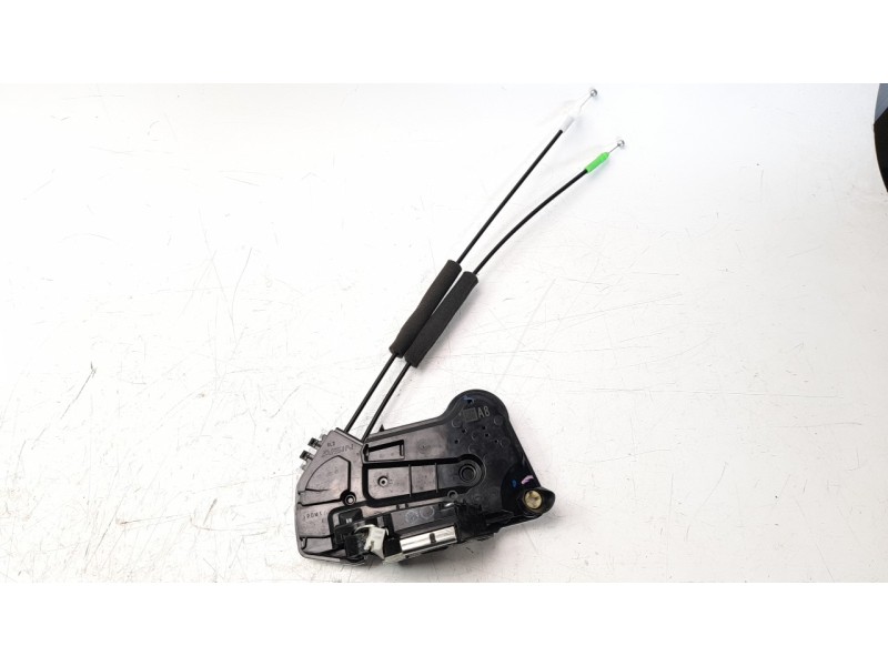 Recambio de cerradura puerta delantera izquierda para toyota corolla (e21) referencia OEM IAM 6904002491  