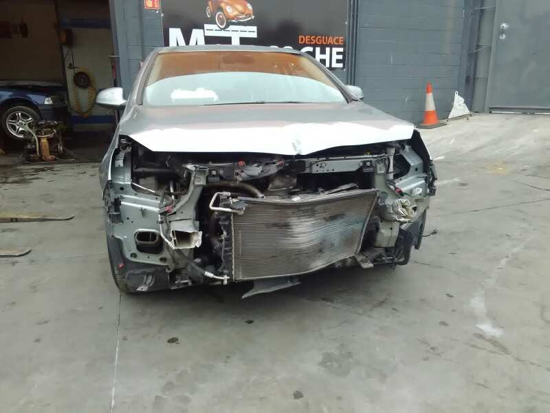 opel astra j lim. del año 2015