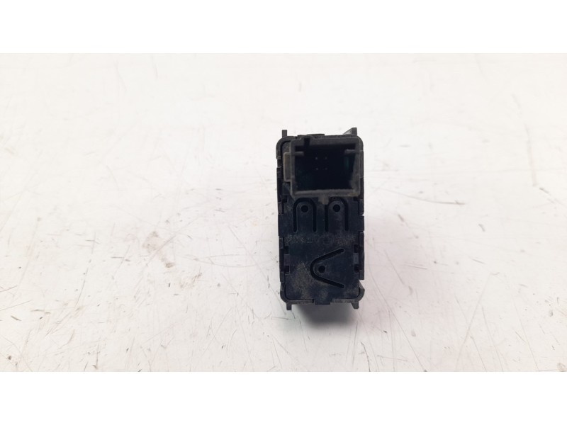 Recambio de mando elevalunas trasero derecho para citroen c4 lim. 1.2 12v e-thp referencia OEM IAM 96657926XT IAF290007 
