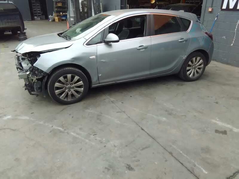 opel astra j lim. del año 2015