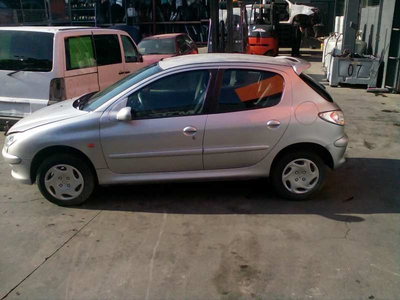 peugeot 206 berlina del año 1999