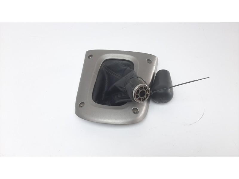 Recambio de pomo palanca cambio para toyota rav 4 (a2) 1.8 16v cat referencia OEM IAM 5882142010  