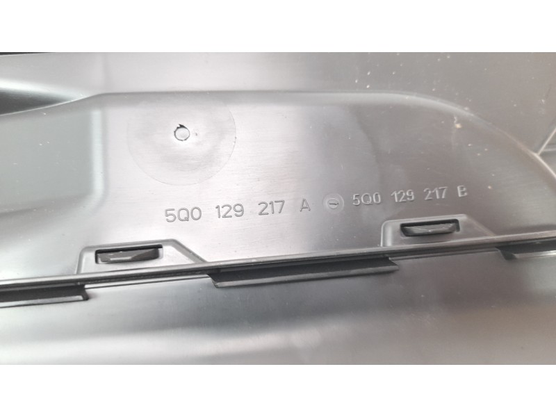 Recambio de canalizador de aire para seat ateca (khp) style go referencia OEM IAM 5Q0129254E  