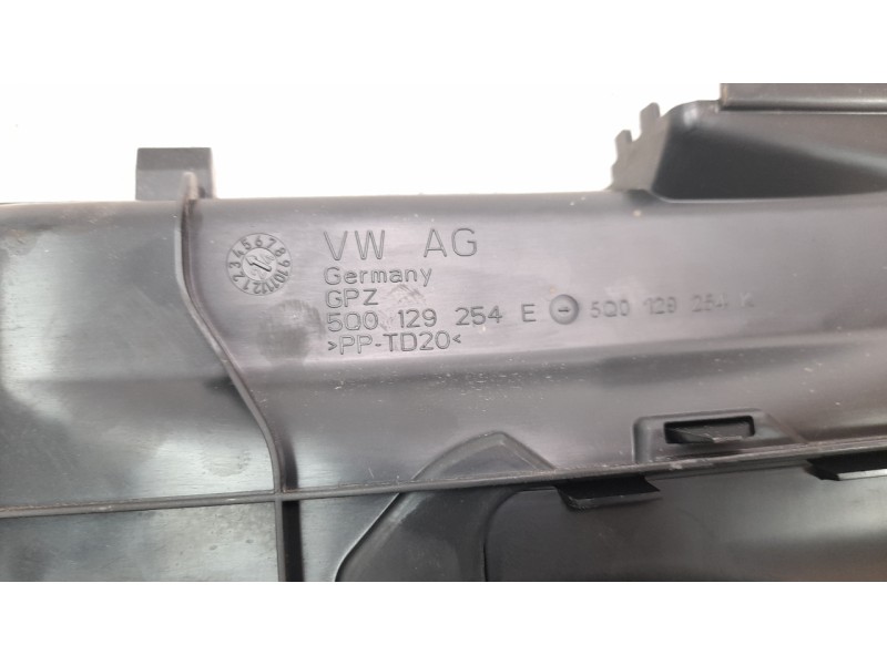 Recambio de canalizador de aire para seat ateca (khp) style go referencia OEM IAM 5Q0129254E  