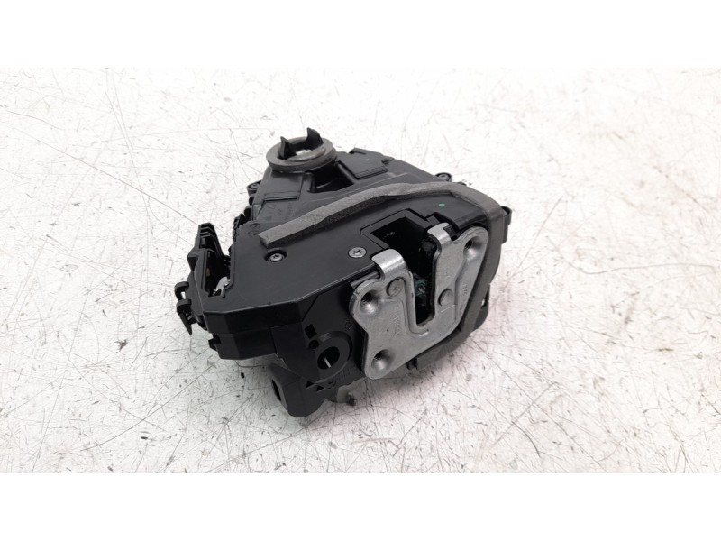 Recambio de cerradura puerta delantera derecha para renault captur ii 1.0 tce referencia OEM IAM 805024067R  