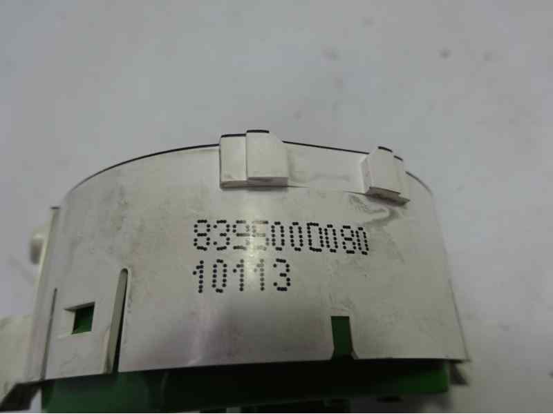 Recambio de warning para toyota yaris active hybrid referencia OEM IAM 839500D008  