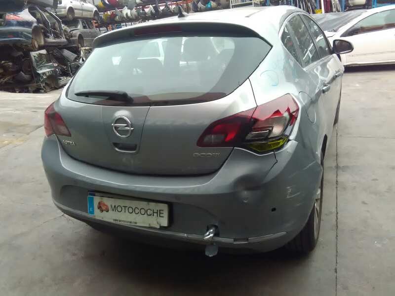 opel astra j lim. del año 2015