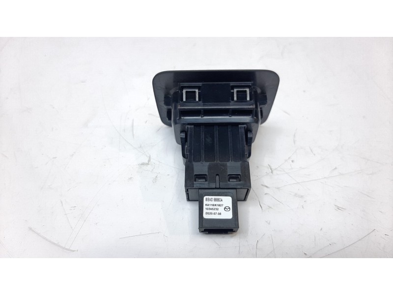 Recambio de interruptor para mazda 3 sedán (bp) referencia OEM IAM BEMD66660A  