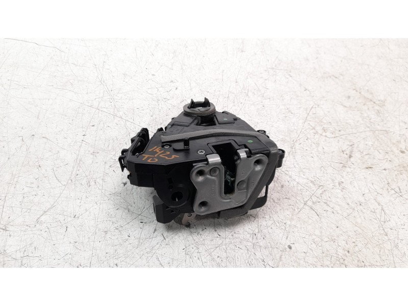 Recambio de cerradura puerta trasera derecha para renault captur ii 1.0 tce referencia OEM IAM 825021122R  