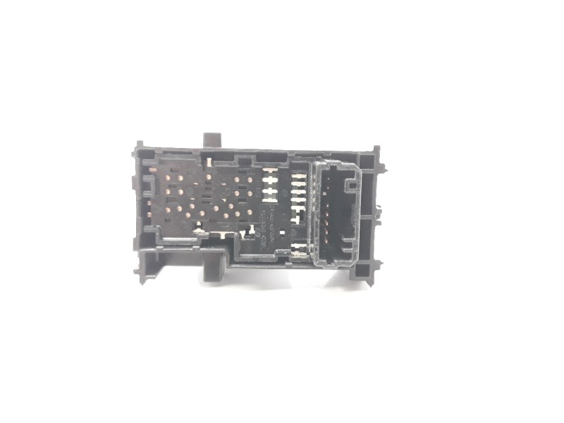 Recambio de mando elevalunas trasero derecho para toyota c-hr referencia OEM IAM 84810F4030  