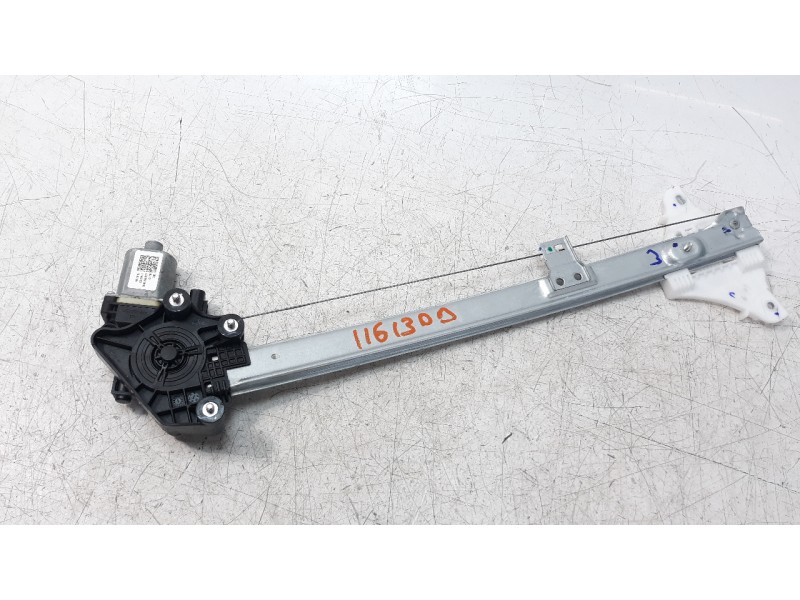 Recambio de elevalunas delantero derecho para hyundai bayon bayon referencia OEM IAM 82460Q0000  