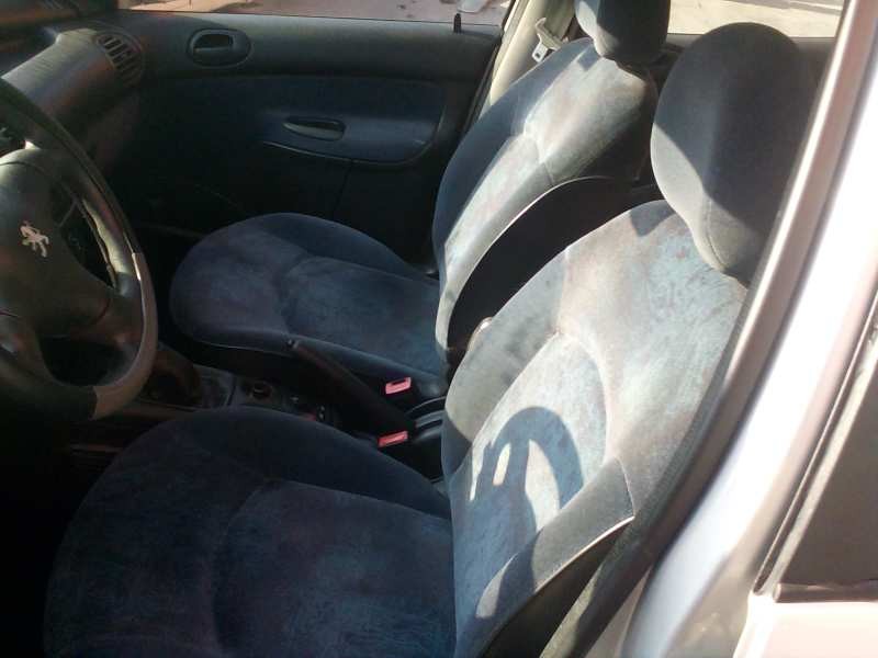 peugeot 206 berlina del año 1999