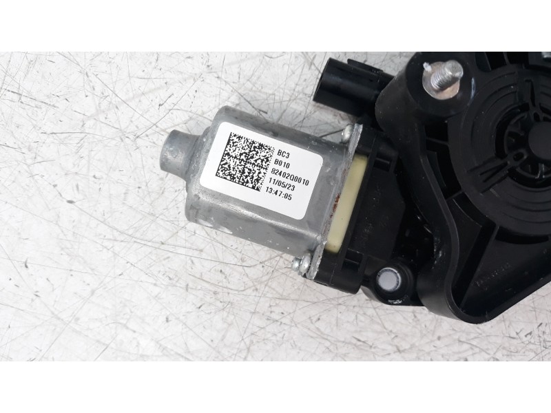 Recambio de elevalunas delantero derecho para hyundai bayon bayon referencia OEM IAM 82460Q0000  