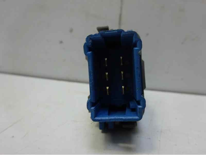 Recambio de mando elevalunas delantero derecho para renault master kasten 2.3 dci diesel cat referencia OEM IAM   