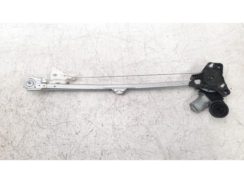 Recambio de elevalunas trasero derecho para mazda 3 sedán (bp) referencia OEM IAM BCJH7258X  