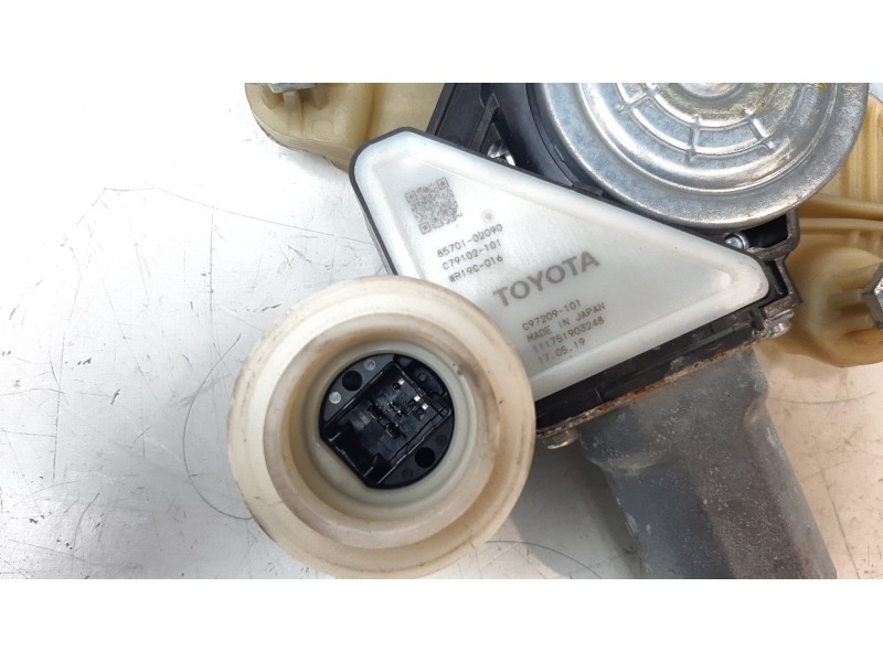 Recambio de elevalunas trasero izquierdo para toyota corolla (e21) referencia OEM IAM 6984002740  