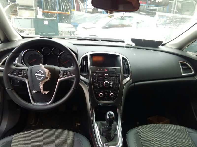 opel astra j lim. del año 2015