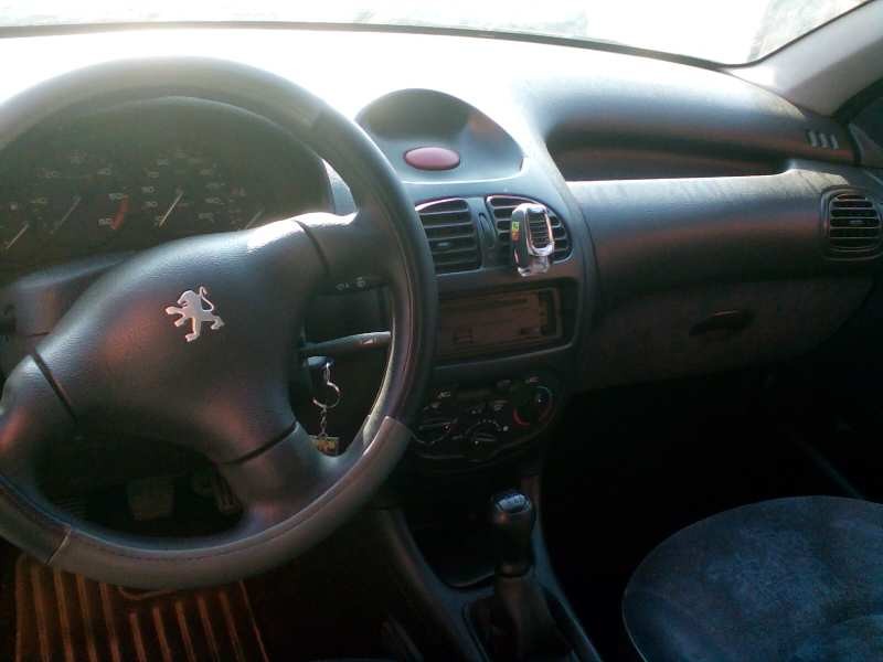 peugeot 206 berlina del año 1999