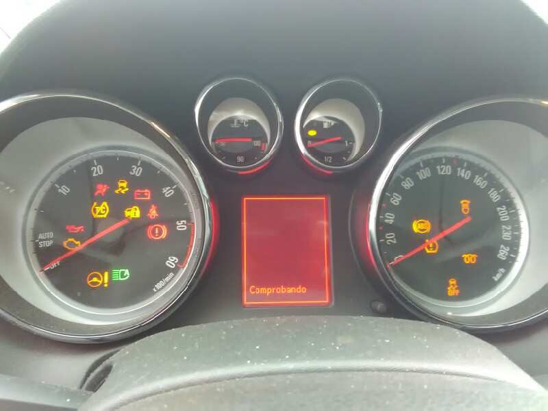 opel astra j lim. del año 2015