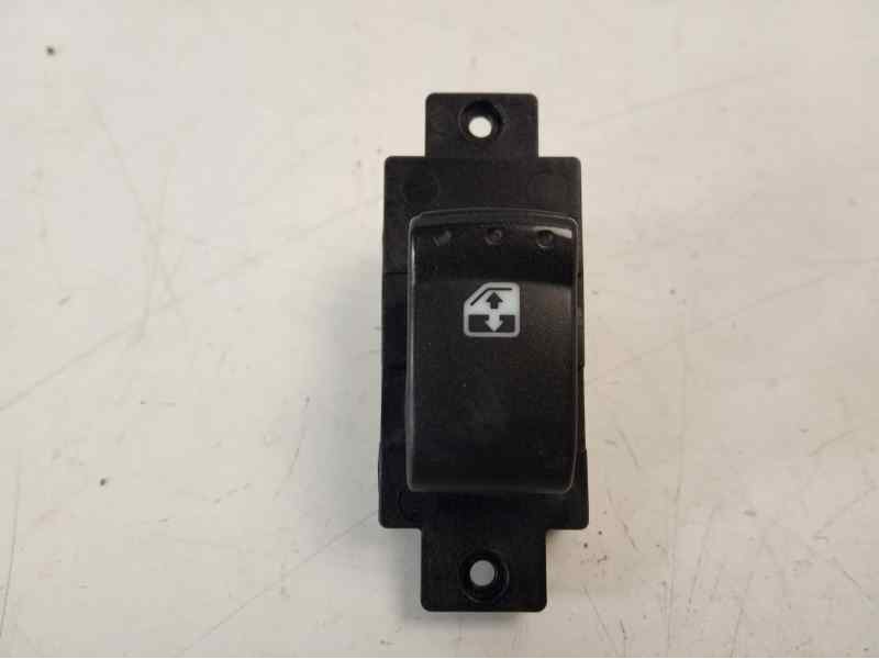 Recambio de mando elevalunas trasero izquierdo para ssangyong rexton w limited 4wd referencia OEM IAM 202008279  