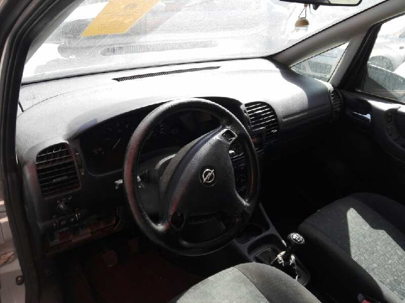 opel zafira a del año 2000