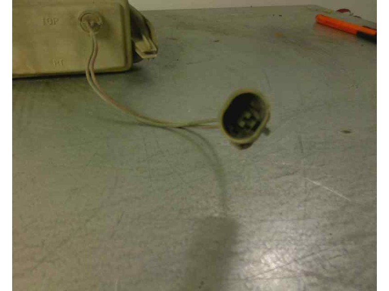 Recambio de faro antiniebla derecho para chrysler voyager (gs) 2.5 turbodiesel referencia OEM IAM 4676538 DG0034413 13210172