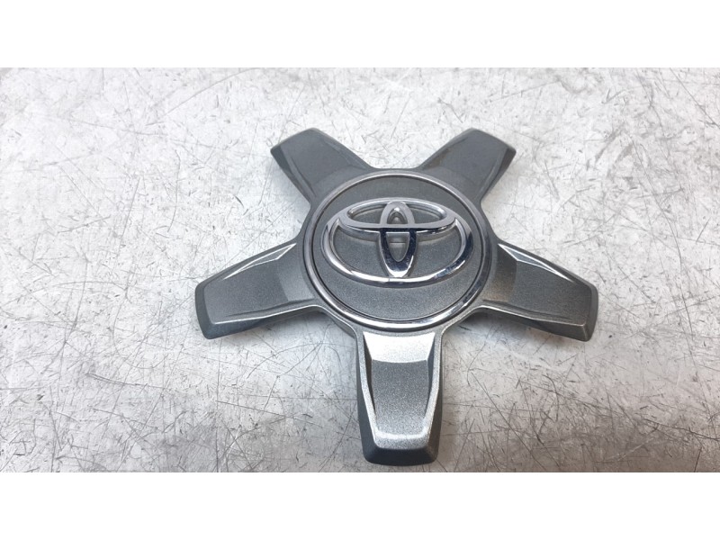 Recambio de tapacubos para toyota c-hr referencia OEM IAM PW4581000  