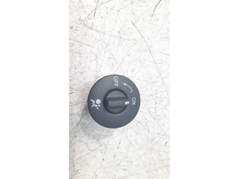 Recambio de interruptor para dacia sandero stepway referencia OEM IAM 681995427R  