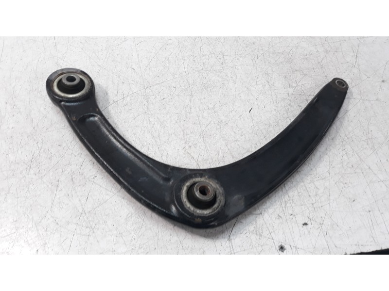 Recambio de brazo suspension inferior delantero derecho para citroen c4 lim. live edition referencia OEM IAM 7A7Q01  