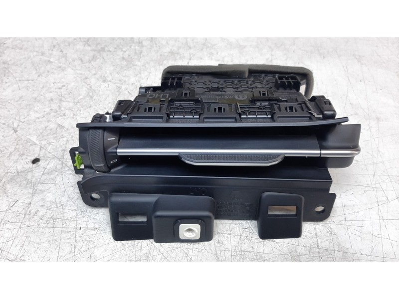 Recambio de aireador izquierdo para jeep compass ii 1.6 m-jet cat referencia OEM IAM 6WK75TRMA  
