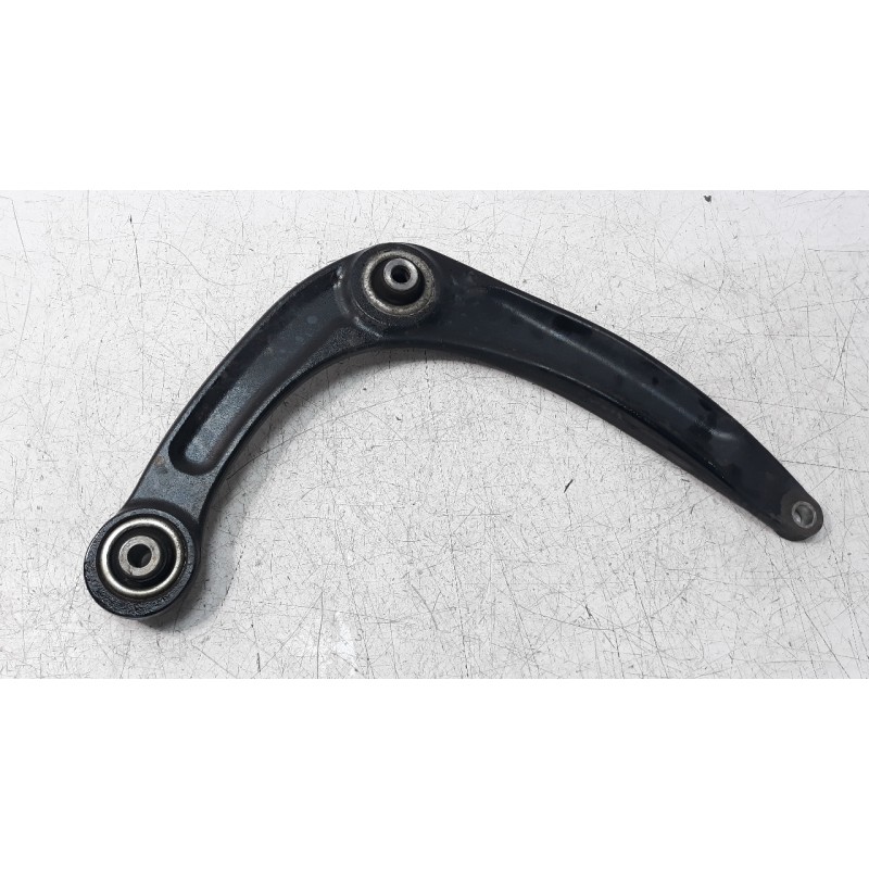 Recambio de brazo suspension inferior delantero izquierdo para citroen c4 lim. live edition referencia OEM IAM 7BTGM2  