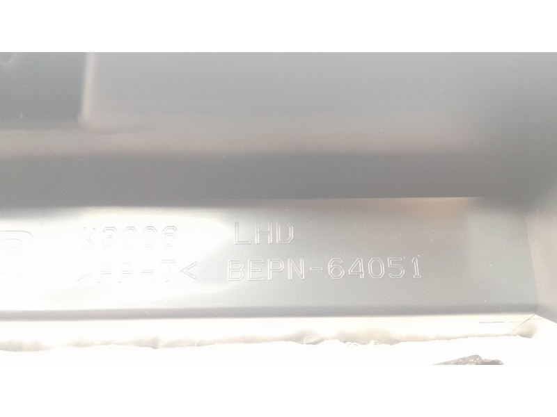 Recambio de guantera para mazda 3 sedán (bp) referencia OEM IAM BEPN6403002  