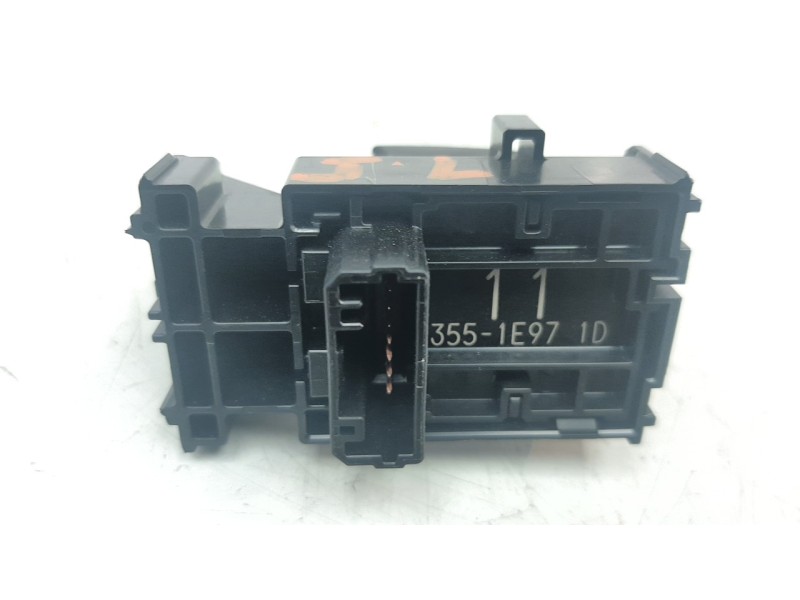 Recambio de mando elevalunas delantero derecho para toyota corolla (e21) referencia OEM IAM 8481002260  