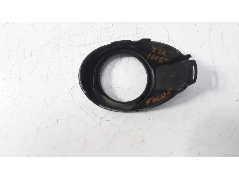 Recambio de molduras delanteras para ford focus lim. 1.6 tdci cat referencia OEM IAM BM5119953A 107105018 FD4281232
