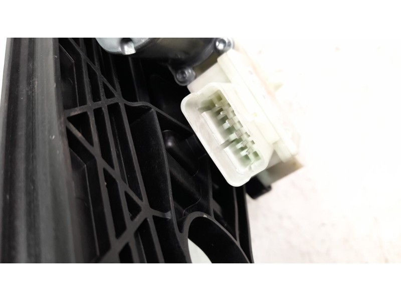 Recambio de elevalunas trasero izquierdo para renault captur ii 1.0 tce referencia OEM IAM 827216497R  