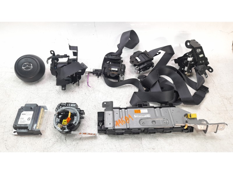 Recambio de kit airbag para mazda 3 sedán (bp) referencia OEM IAM BDGF60350C02  